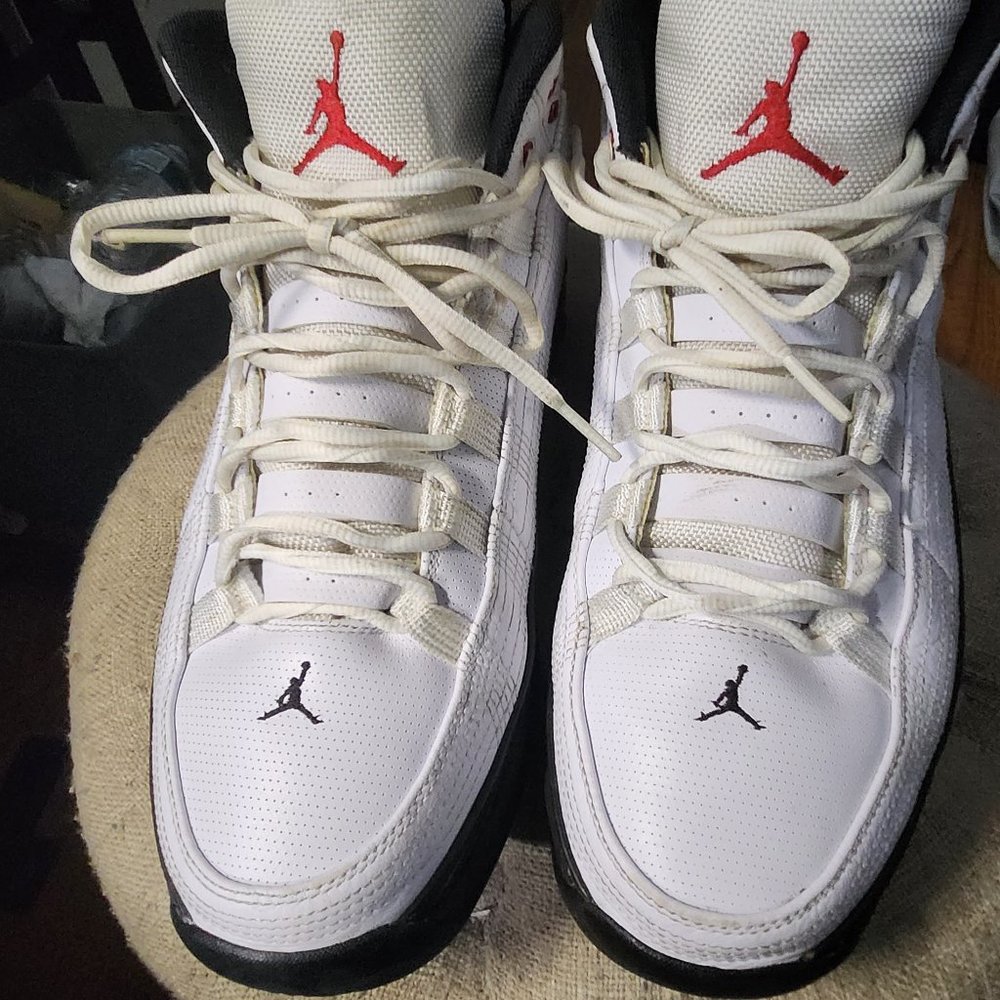 Jordan Take Flight 'White Varsity Red' almost new.